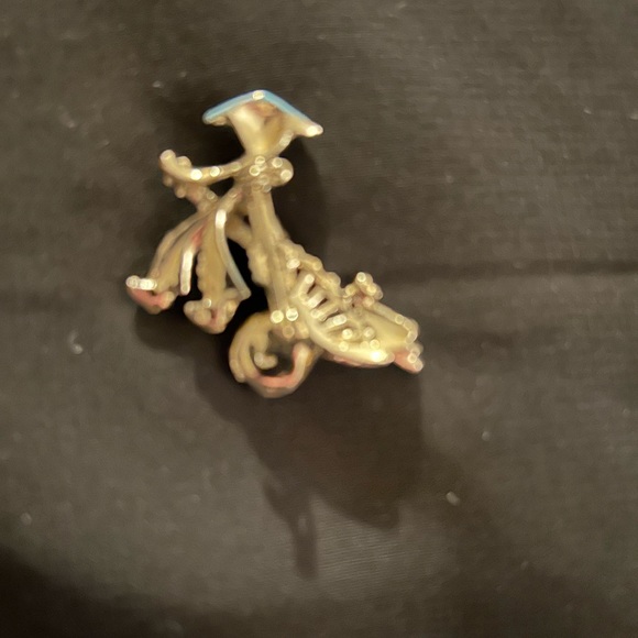 VTG Enamel Asian Man pulling cart brooch. Unsigned. - Picture 5 of 5